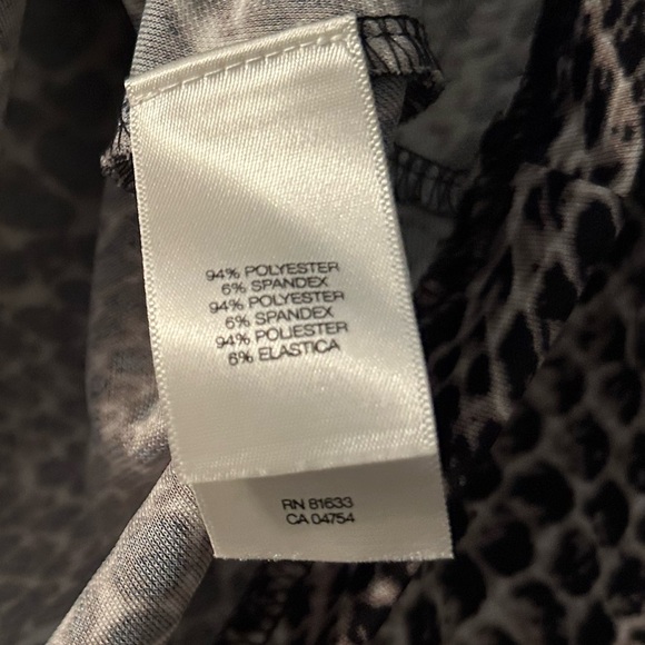 Kenneth Cole NWOT Leopard Print Top P2P is 19-1/2 - Picture 5 of 8